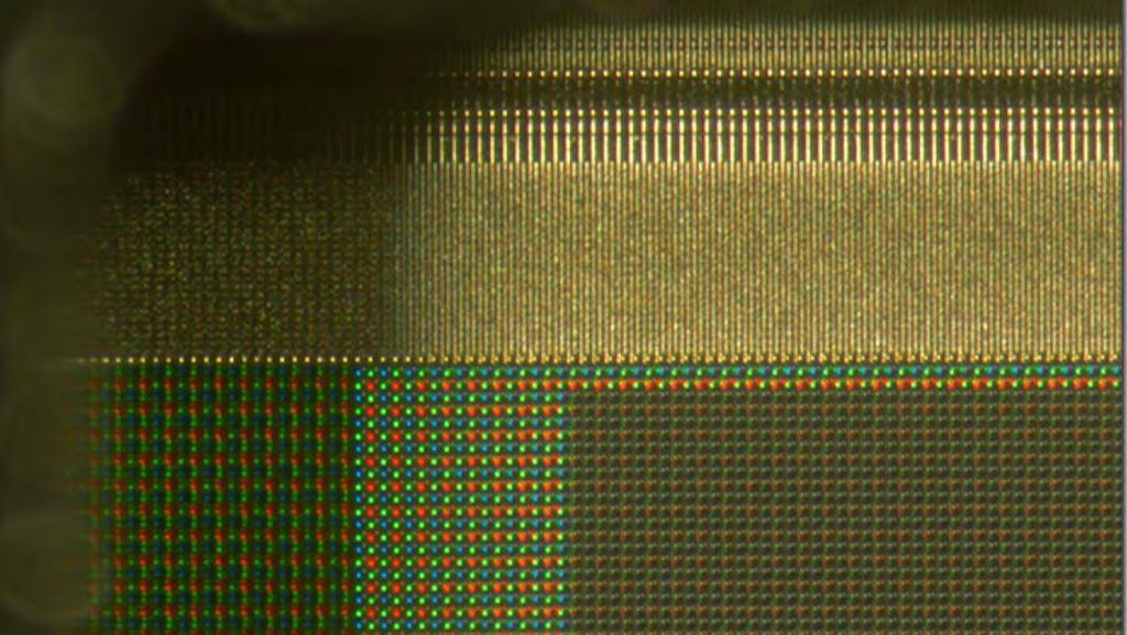 Φωτογραφία ενός αισθητήρα CMOS από μικροσκόπιο (40x