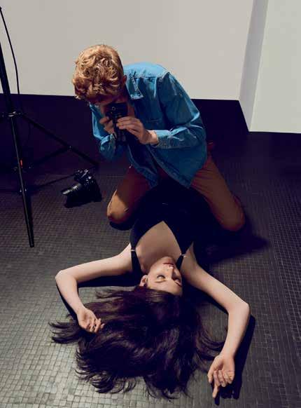 magazine MAGAZINES MOD SHAIR PARIS GREEK EDITION COLLECTION ΧΕΙΜΩΝΑΣ 2017 TWO DAYS IN PARIS Για μια φωτογράφηση σαν αυτή χρειάζονται ένα στούντιο, μια ιδιαίτερη παρισινή στέγη για να είναι πιο