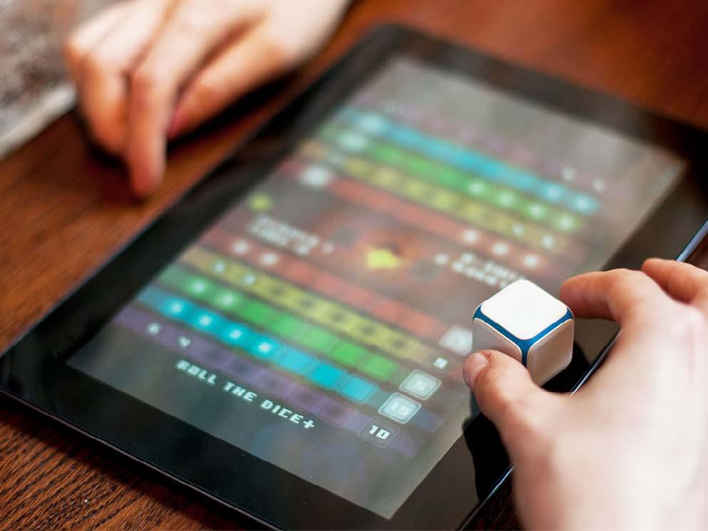 svet techniky Vyskúšali sme svetoznámu digitálnu kocku. Človeče nehnevaj sa odteraz dostáva na tabletoch a smartfónoch nový rozmer! Dice+ je špecialitka, o ktorej sme sa dopočuli len nedávno.