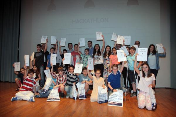 07 ΒΡΑΒΕΥΣΗ ΝΙΚΗΤΩΝ ΤΟΥ ΔΙΑΓΩΝΙΣΜΟΥ HACKATHLON 20/05 Με την τελετή βράβευσης των πέντε νικητών κάθε τάξης που πραγματοποιήθηκε το Σάββατο, 20 Μαΐου, έκλεισε ο φετινός κύκλος του διαγωνισμού
