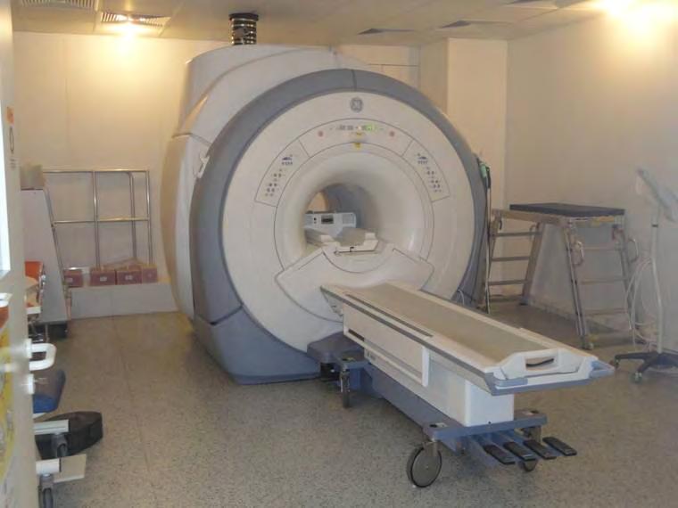 5.1 Μέθοδοι και υλικά Αρχικά πραγματοποιήθηκε εκτενής βιβλιογραφική έρευνα σχετικά με τα τεχνικά ζητήματα και τους περιορισμούς στην απεικόνιση της διάχυσης και της αιμάτωσης, ώστε να προσδιοριστούν