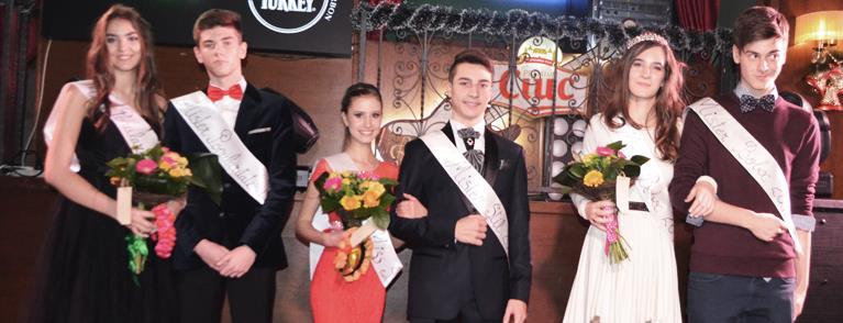 Balul Bobocilor - 2 decembrie 2014 - TRUE CLUB - elevi ai claselor IX-XII Cu ocazia Balului Bobocilor am avut cu toții parte de o experiență foarte frumoasă, multă voie bună, creativitate,