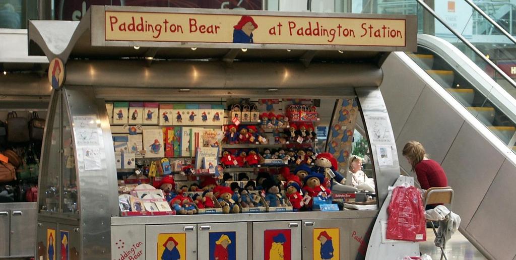 Vizionare film Paddington 10 decembrie 2014 - Grand Cinema Băneasa - elevii clasei a IV-a B Un urs vorbitor din îndepărtata junglă peruană, o familie aflată la locul şi timpul potrivit şi o poveste