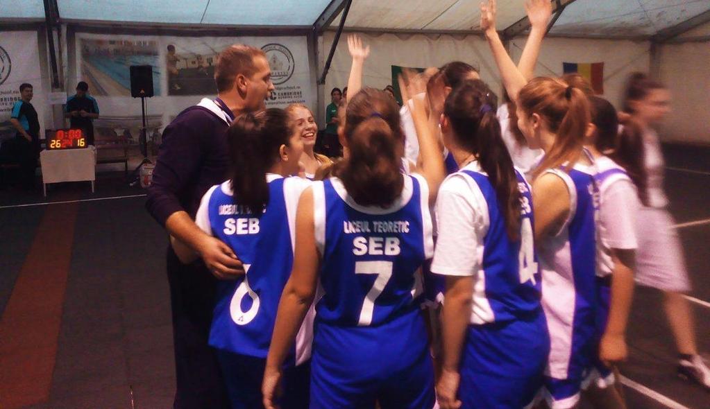 Succese: ISB Basketball Cup - 28 noiembrie 2014 - ISB - echipa feminină de baschet Echipa feminină de baschet a școlii noastre a concurat din nou, având ca adversare echipele școlilor ISB, Cambridge