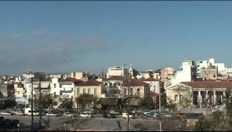 Ο σκηνοθέτης μέσα από την εναλλαγή των πλάνων και τις διαφορετικές γωνίες λήψης προσπαθεί να περάσει το δικό του