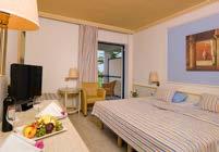 Το Kyllini Beach Resort βρίσκεται μέσα σε φυσικό περιβάλλον και δίπλα σε μια χρυσή ακρογιαλιά μήκους 11 χλμ., στην δυτική ακτή μιας χερσονήσου, στην Πελοπόννησο, έκτασης 160.000 τ.μ., Η μαγευτική τοποθεσία του σας εγγυάται ονειρεμένη θέα στο Ιόνιο Πέλαγος και τα κοντινά νησιά.