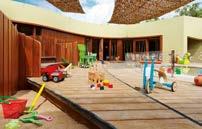 Το The Westin Resort αποτελεί τον απόλυτο προορισμό για οικογενειακές διακοπές, με δύο εξειδικευμένα κέντρα δημιουργικής απασχόλησης για παιδιά, τα Cocoon & SandCastle, που απευθύνονται σε βρέφη και