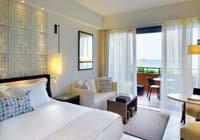 sea front / private pool 485 895 1560 240 3ο άτομο* 145 210 340 95 3ο άτομο έως 3 ετών ΔΩΡΕΆΝ ΔΩΡΕΆΝ ΔΩΡΕΆΝ ΔΩΡΕΆΝ Παιδιά 4-12 ετών* 130 195 315 80 Μονόκλινο deluxe κήπος 530 970 1817 260 Μονόκλινο