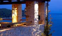 ESPERIDES BEACH HOTEL 4* ΠΑΡΑΛΊΑ ΑΧΛΑΔΙΏΝ - ΣΚΙΆΘΟΣ Στο κατάφυτο νησί της Σκιάθου, ένα από τα ωραιότερα νησιά της Ελλάδας, βρίσκεται το πρόσφατα ανακαινισμένο ξενοδοχείο Esperides Beach.