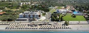 Junior Suite με θέα θάλασσα με 1 υπνοδωμάτιο και 1 σύγχρονο σαλόνι, μπάνιο με Jacuzzi (μπανιέρα ή ντους).