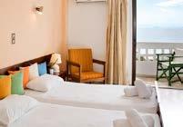 Αποτελείται από ένα ενιαίο συγκρότημα με δωμάτια που βλέπουν στη θάλασσα και στο βουνό. Διαθέτει πισίνα με θαλασσινό νερό και pool-bar γύρω από αυτή.