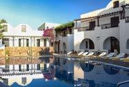 370 400 510 505 550 710 Μεζονέτα (2+2 child)* 940 1.050 1.150 1.290 1.440 1.590 *Συνολική τιμή δωματίου για 2 ενήλικες και 2 παιδιά.
