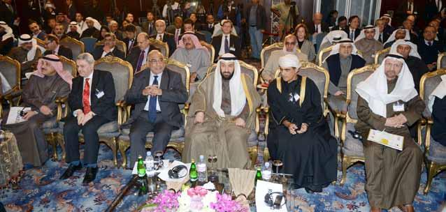 وعن تأثر خطط االنتاج يف سلطنة عامن أكد أن السلطنة تستطيع الصمود أمام انخفاض األسعار يف العام الجاري 2015 أما يف حال استمرار انخفاض األسعار لسنوات مقبلة فتتأثر السلطنة والعديد من الدول ومن ثم سيقومون