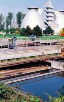 Cu modulul de procesare electronic inclus sau montat în dulapul de automatizare.