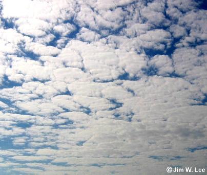 Σχήμα 4: Υψισωρείτες (Altocumulus) (NOAA 2012).