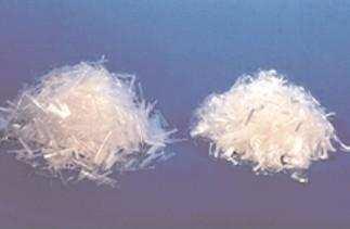 Κεφάλαιο 2 Είδη Ινών ότι ρωγµές µεγαλύτερες των 0.3 mm οδηγούν σε γρήγορη φθορά των χαλύβδινων ινών.