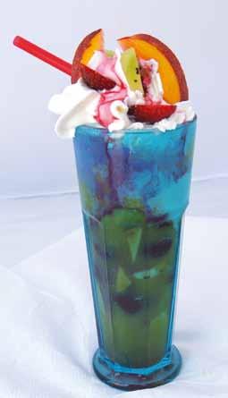 Magna e bevi (vanilla, strawberry, orange juice, fresh fruits, whipped cream) Cafe glase (vanilla, mocha, ice coffee, whipped cream) Chicago (chocolate, chocolate syrup, almonds, whipped