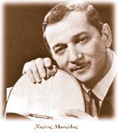 ΜΑΝΩΛΗΣ ΧΙΩΤΗΣ: 1921 1970 Η ζωή και το έργο του (Συνθέτης Στιχουργός Οργανοπαίκτης Ερμηνευτής) Γεννήθηκε στη Θεσσαλονίκη* το 1920** όπου είχε πάει η οικογένειά του που ήταν μόνιμα εγκατεστημένη στο