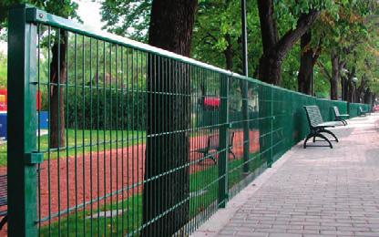 Panouri Nylofor City este un sistem complet constand in. Panouri de gard din plasa masiva dreptunghiulara sudata.