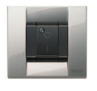 Casa, la îndemână. Cu Idea toate funcţiile electrice sunt mereu la îndemână, graţie numărului mare de soluţii disponibile. Taste de mărimi diferite, pentru toate necesităţile de instalare.
