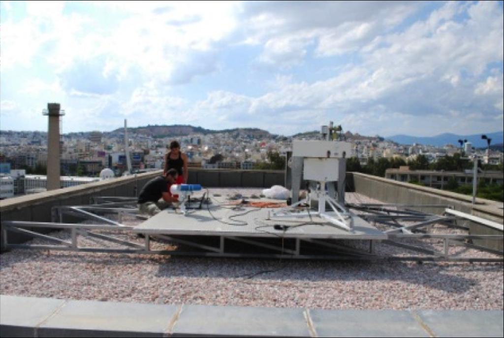 Το ραδιόµετρο UV-MFR-7 είναι ένα αυτόµατο όργανο µέτρησης της ηλιακής ακτινοβολίας στην υπεριώδη περιοχή που χρησιµοποιείται για τη µελέτη των ιδιοτήτων των λεπτών αιωρούµενων σωµατιδίων και του