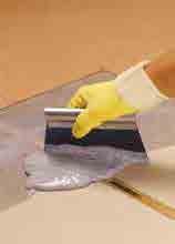 Ultrabond Eco V4 SP Conductive Ανοιχτόχρωμη κόλλα σε υδατικό διάλυμα, με πολύ χαμηλό επίπεδο εκπομπής πτητικών οργανικών ουσιών (VOC) για την τοποθέτηση αγώγιμων επικαλύψεων δαπέδων από vinyl,
