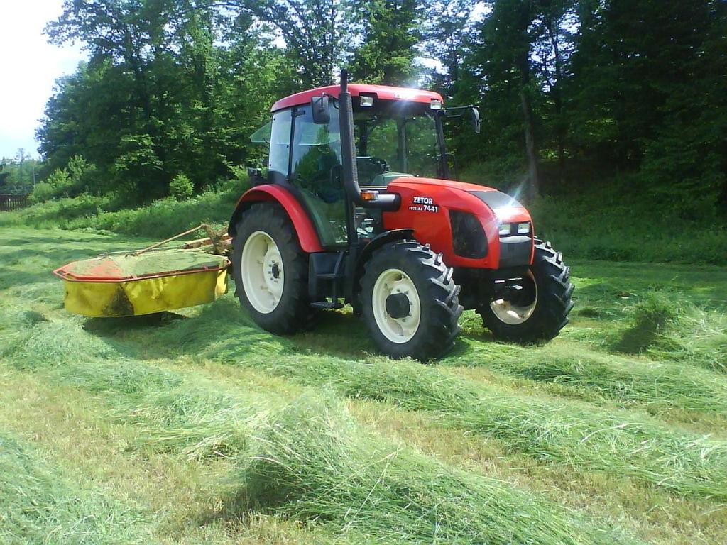 2. KOSILICE I SJEKAČI Kosilice i sjekači su strojevi za košnju trave i drugih oblika livadne vegetacije.
