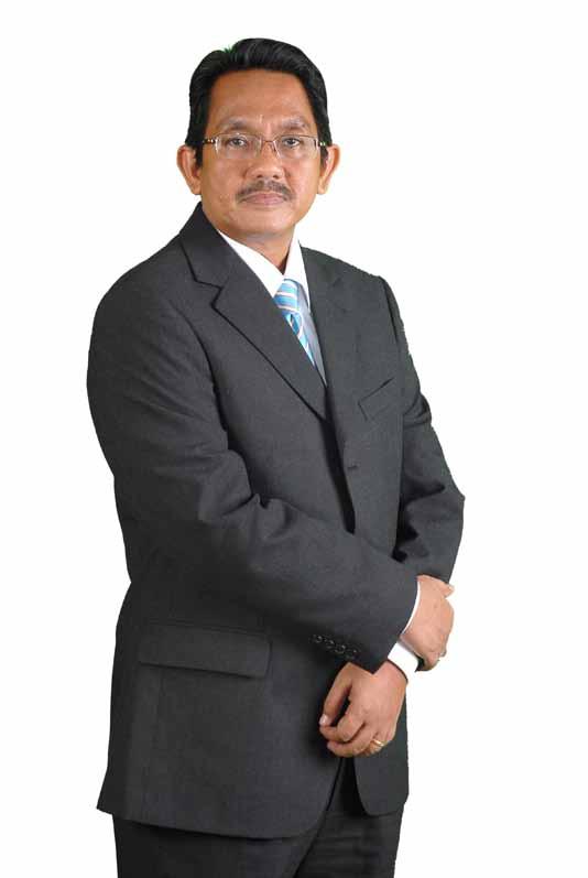 Profil Lembaga Pengarah l a p o r a n t a h u n a n Haji Ismail Ibrahim Pengarah Bukan Bebas Bukan Eksekutif Haji Ismail Ibrahim dilantik sebagai Pengarah Bukan Bebas Bukan Eksekutif dicalonkan oleh