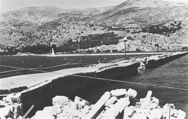 Εικόνα 1.3. Η ιστορική γέφυρα De Bosset μετά το σεισμό του 1953.