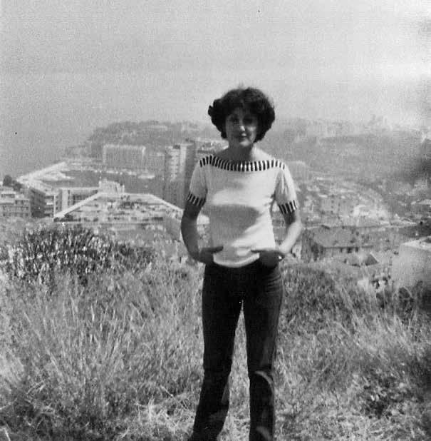 HOMMAGE À FROSSO TOFARIDOU FLE à l Institut catholique, elle est finalement retournée à Chypre.