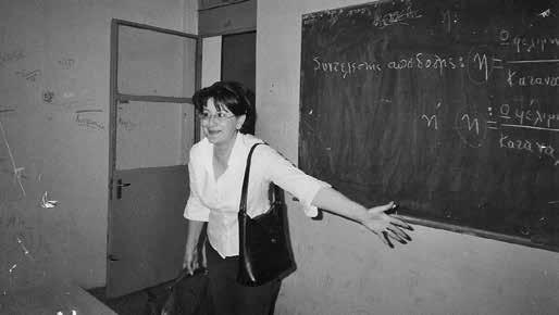 état de Kykkos. Elle a aussi été professeur de français à la Falcon School et à la International School of Paphos. En 1990, elle a obtenu le poste d enseignante de français à l Académie de police.