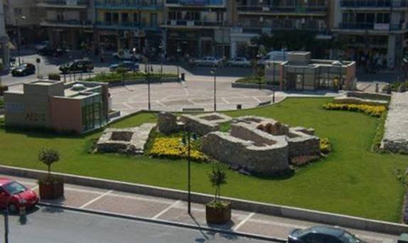 Εικόνα 5.3: Πλατεία Α.Μπλάνα Πηγή: http://culture.larissa-dimos.gr/ Πλατεία Δημάρχου Αριστείδη Λαμπρούλη 12 Η πλατεία βρίσκεται στο λόφο του Φρουρίου.