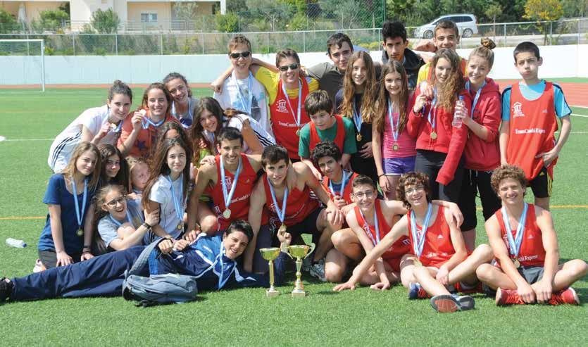 Fußball-AGs Όμιλοι εργασίας ποδοσφαίρου Ein wichtiger Teil unseres Schulsports ist auf jeden Fall Fußball.