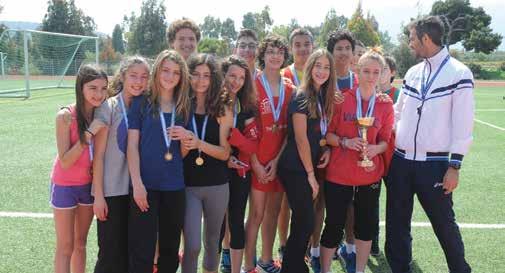 Die Mannschaft der Grundschule nahm an den Privatschulmeisterschaften teil. Was in diesem Turnier zählt, ist die Freude der Spieler.