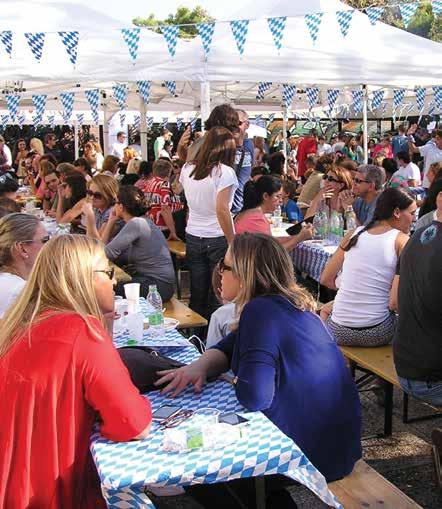 επικοινωνίας Unter dem Motto O zapft is! wurde auch in diesem Jahr traditionell das Oktoberfest an der DSA gefeiert. Am 12.