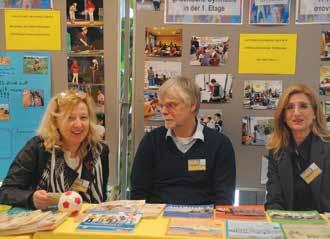 Bei den regelmäßig stattfindenden Führungen durch die Schule konnten die Unterrichts- und Fachräume, die Bibliothek sowie die Sportstätten besichtigt werden.