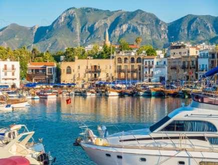 Οι Ενετοί ανακαίνισαν εκ νέου το κάστρο, ισχυροποιώντας τα τείχη του και κατασκευάζοντας