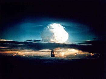 Singura aplicaţie a fuziunii produse artificial, este reprezentată de bomba cu hidrogen.