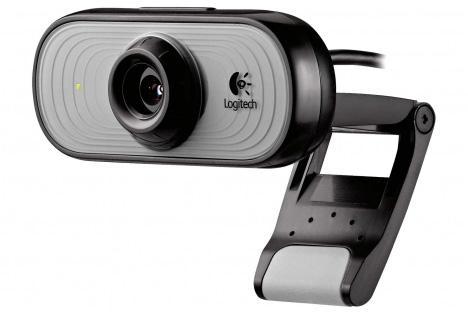 كامريا ويب webcam( )USB كام نعلم أن الرازبريي باي متتلك منافذ )USB( مت ك نك من ربط بعض األجهزة واألدوات الخارجية وميكن استخدامها يف عمل مشاريع متطورة ومن هذه األدوات كامريا ويب التي تتميز بسعرها