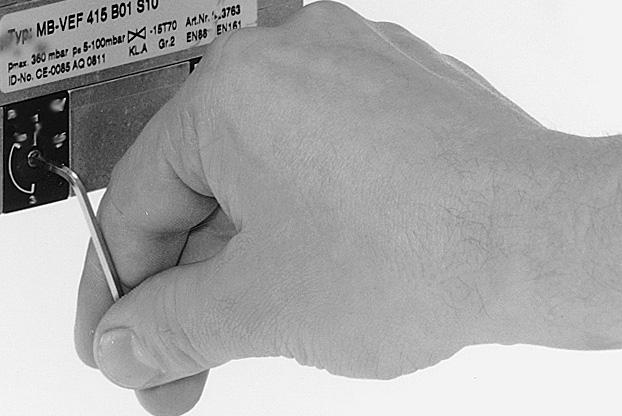 DMV-SE.../ Настройка на регулатора за налягане DMV-SE.../ Reglarea regulatorului de presiune DMV-SE.../ A nyomásszabályozó rész beállítása DMV-SE.