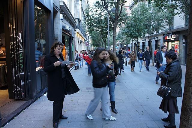 Άφιξη στη Μαδρίτη και ξενάγηση σε ιστορικά και θρησκευτικά μνημεία, κτίρια, βόλτα στην παλαιά πόλη, επικοινωνία με