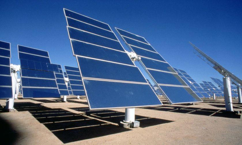 Solarni kolektori za toplinsku pretvorbu energije sunčevog zračenja Energija Sunčevog zračenja može se transformirati i neposredno u električnu energiju pomoću solarnih poluvodičkih elemenata
