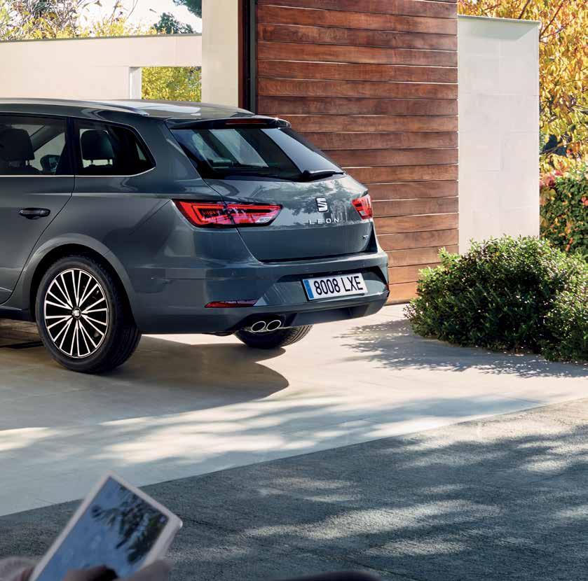 SEAT LEON ST Καλή στιγμή για οικογένεια. ΟΤΑΝ ΥΠΑΡΧΕΙ ΟΙΚΟΓΕΝΕΙΑ, ΔΕΝ ΥΠΑΡΧΕΙ ΠΛΗΞΗ. ΓΙ' ΑΥΤΟ, ΤΟ ΝΕΟ SEAT LEON ST ΔΙΑΘΕΤΕΙ ΤΕΧΝΟΛΟΓΙΑ ΚΑΙ ΧΩΡΟ ΠΟΥ ΔΙΕΥΚΟΛΥΝΟΥΝ ΤΑ ΠΡΑΓΜΑΤΑ.