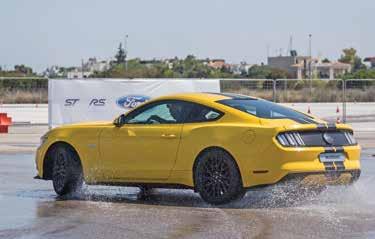 433 ευρώ) και 5.0 GT των 421 ίππων (από 61.186 ευρώ) και βέβαια το... θεό της αυτοκίνησης, σε δρόμο ή σε πίστα, το Focus RS των 350 ίππων (από 50.205 ευρώ). Τα παιδία παίζει.