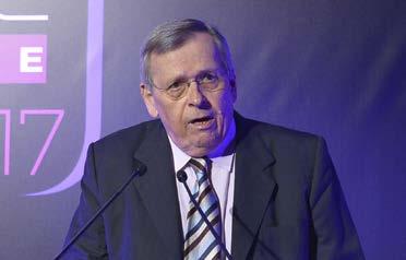 Ταυτόχρονα, απαραίτητη κρίνεται και η ξεκάθαρη πολιτική στόχευση και βούληση, καθώς επίσης και να είμαστε ανοικτοί στο να μαθαίνουμε και να αξιοποιούμε τις εμπειρίες άλλων.