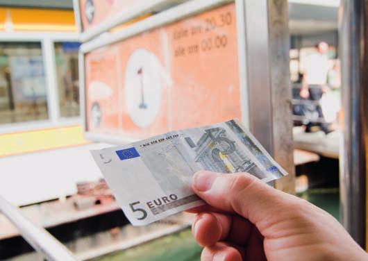 Väljavõte euro pangatähtede ja müntide reprodutseerimiseeskirjadest 2. Reproduktsioonid, mida elanikkond võib ekslikult pidada ehtsateks euro pangatähtedeks, loetakse ebaseaduslikeks. 3.