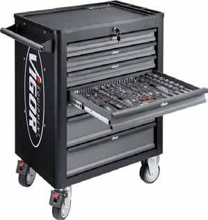 CĂRUCIOR VIGOR 1000 ECHIPAT CU 262 SCULE V4219 Cărucior seria Vigor 1000 Black Edition: Dimensiuni H 1000 X B 723 X T 459 mm 7 sertare din care 5 echipate cu 286 scule Sertar 1 Set chei tubulare: 1/4