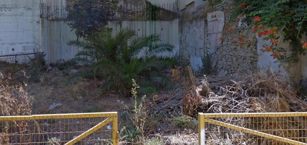 ΕΙΣΑΓΩΓΗ i. Αντικείμενο Μελέτης Αντικείμενο μελέτης της παρούσας εργασίας αποτέλεσε η σχεδίαση ενός άνετου κτιρίου κατοικίας, παρόλη την στενότητα του χώρου στο οικόπεδο στη περιοχή της Καστέλλας.
