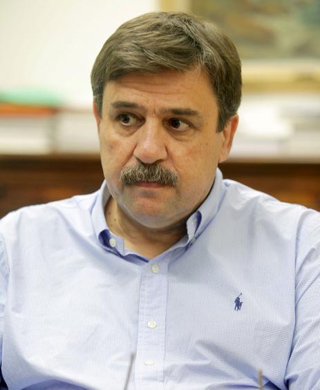 Πλήρης και αποκλειστική απασχόληση ιατρών Τριετής σύμβαση και με μηνιαίο μισθό 1.