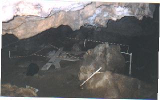 Σπήλαιο του Κίτσου (ανατολική Αττική) Χρονολογείται